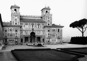 La Façade coté Jardin de La Villa Médicis